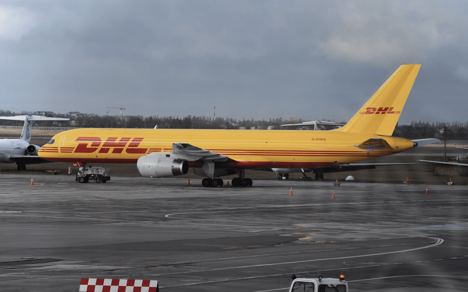 DHL: відправка документів за кордон