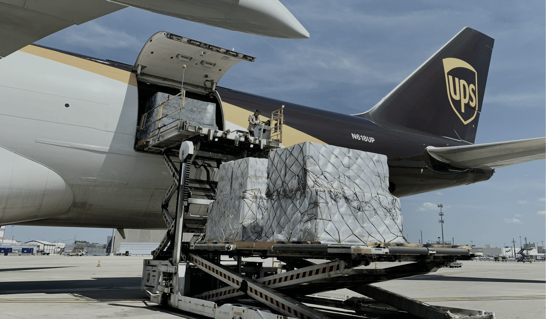 Какие вопросы задает себе бизнес при срочной пересылке документов 2 ?url=https%3A%2F%2Fsemero.ua%2Fstorage%2Fphotos%2Fshares%2Fcompany%2FUPS%2FGroup%2023911